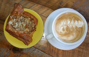 2 Alices Coffee Lounge – Newburgh