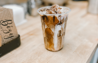 Bizy Dips Bakery & Coffee Shop – Portland, IN