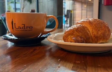 Caffe Ladro – Kirkland Urban