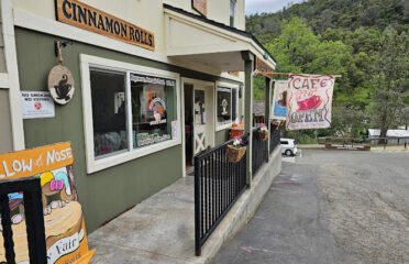 Cinnamon Roll Bakery & CafÃƒÂ©