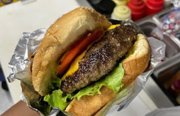 Dis N Dat Sugah Shack LLC