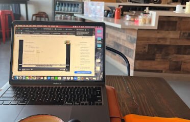 EL TINY CAFE
