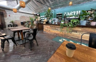Earth Coffeehouse & Cafe