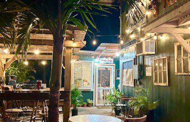 HoÃ¢â‚¬â„¢ala Cafe & SipShop