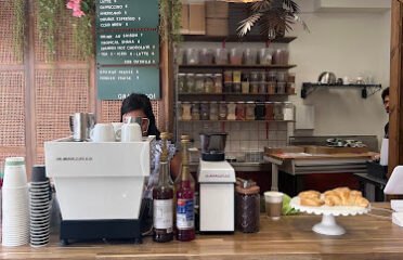 La Bodega Grab and Go
