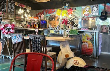 MAYA CAFE Lounge & Gallery
