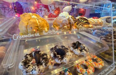 MamaYatai & Donuts
