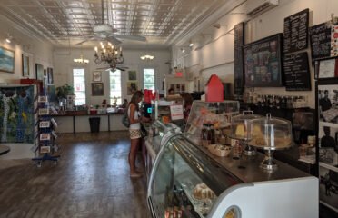 Melomaniac Records + Cafe