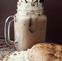 Mudslingers Drinks & Eats