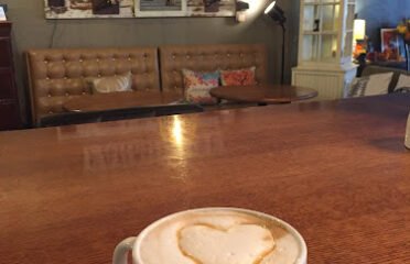 N’Cahoots Coffee & Shoppe