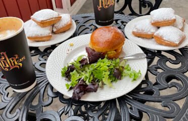 Nola Cafe