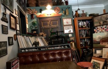 Pelo’s Sundries