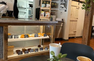 Red Star Cafe & Bakery