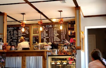 Red Wing Coffee (Roastery) & Sweet Treats Bakery