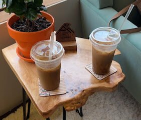 Ren’s Coffeehouse & Books