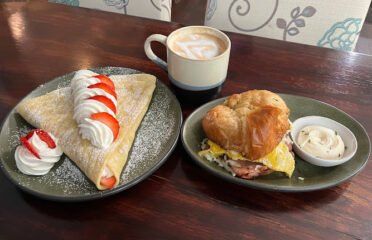 The Cracked Pot Coffee and Crepes