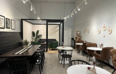 The Lonely Pine Coffee+food+friends