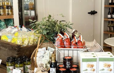 The Station Market and Cafe