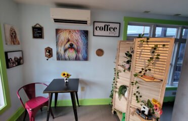 Tiny Tavern CafÃƒÂ©