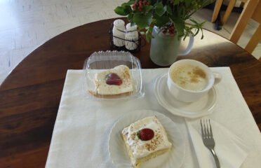 Yadi’s Cafe